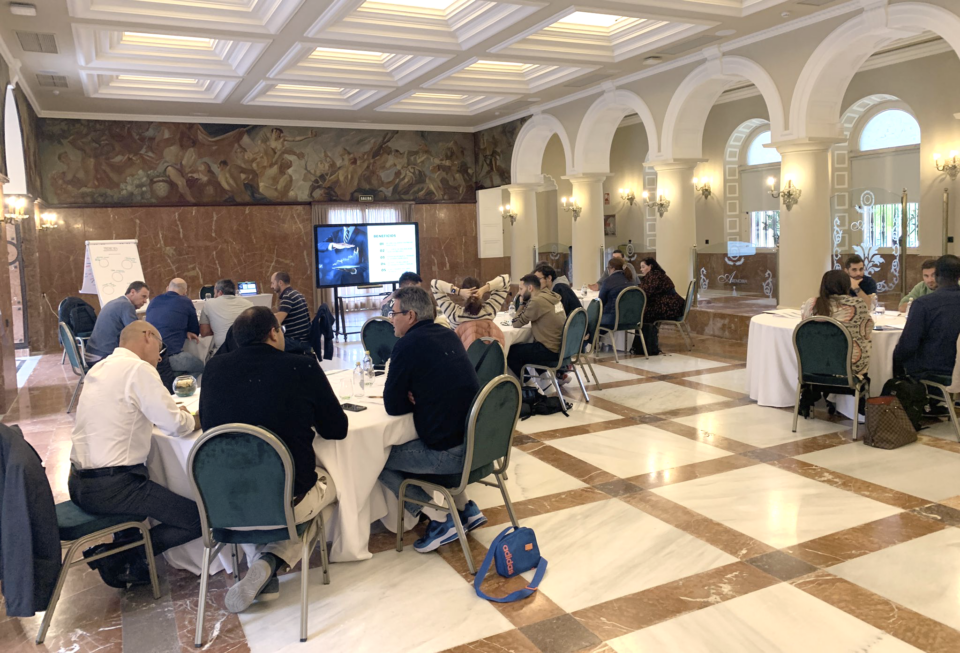 Jornada de formación del CB Gran Canaria sobre creación de equipos de alto rendimiento.