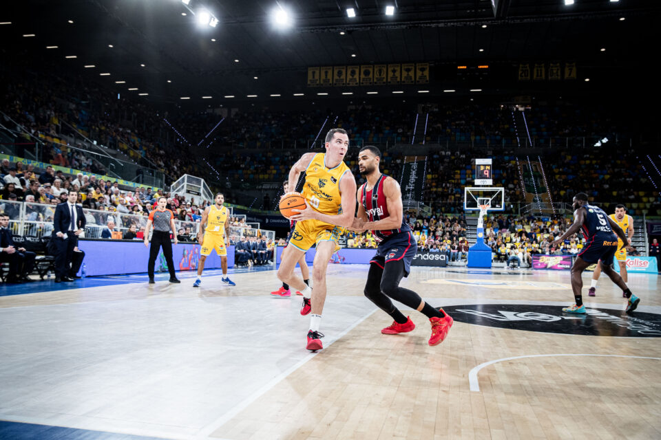 Miquel Salvó, en acción de ataque contra Kosner Baskonia.